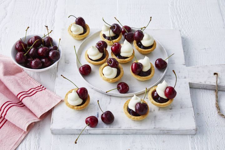 5-ingredient-cherry-tarts-03-1-156247-1