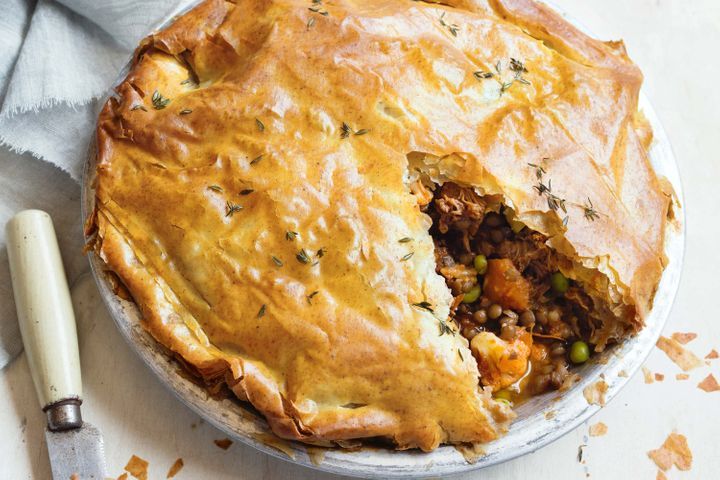 beef-and-vegetable-pie-106938-1