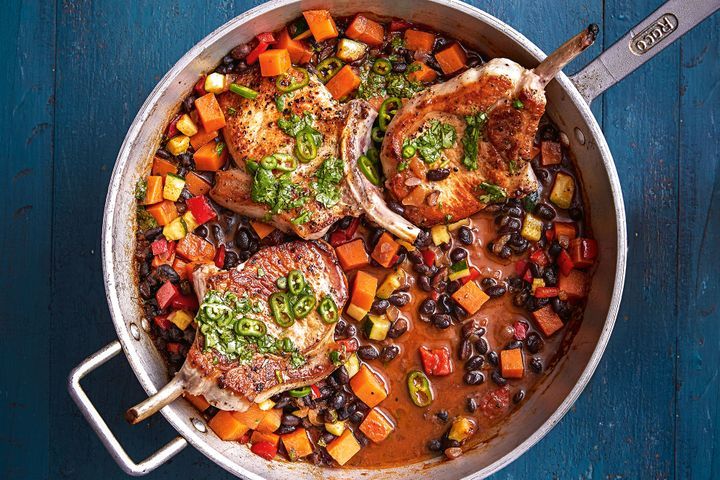 healthy-pork-and-black-bean-one-pot-with-green-chilli-salsa-149599-2