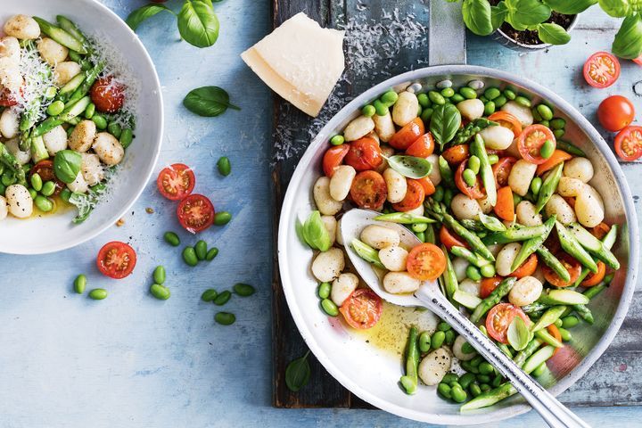 one-pan-spring-vegetable-gnocchi-141401-1