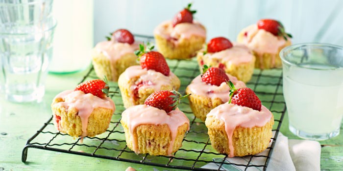 strawberry-polenta-cupcakes-6c6077a