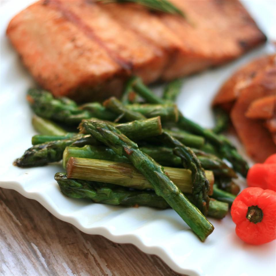 Garlic-Sautéed Asparagus Recipe