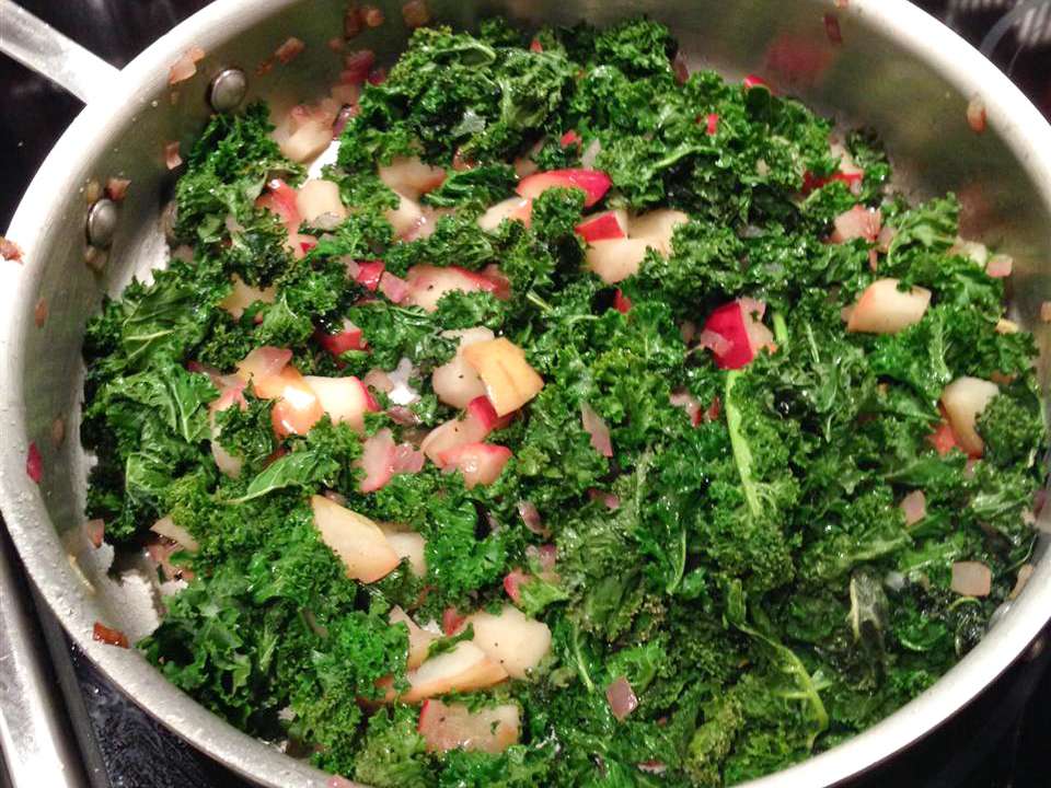 Sauteed Kale with Apples Recipe