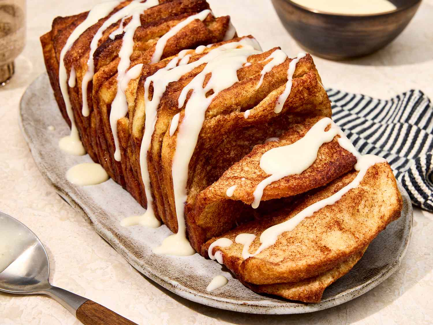 Cinnamon Roll Pull-Apart Toast Recipe