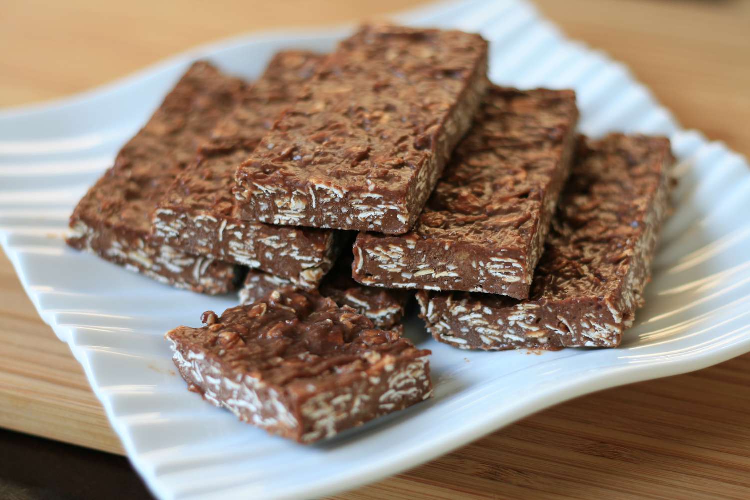 Soft and Chewy Chocolate-Banana Oat Bars Recipe