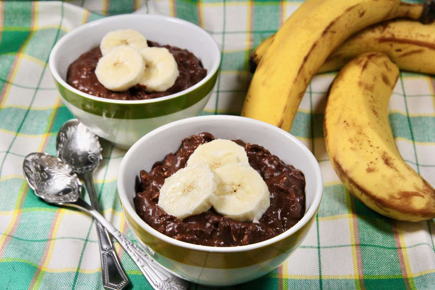 Reduced-Calorie Chocolate Banana Oatmeal Recipe