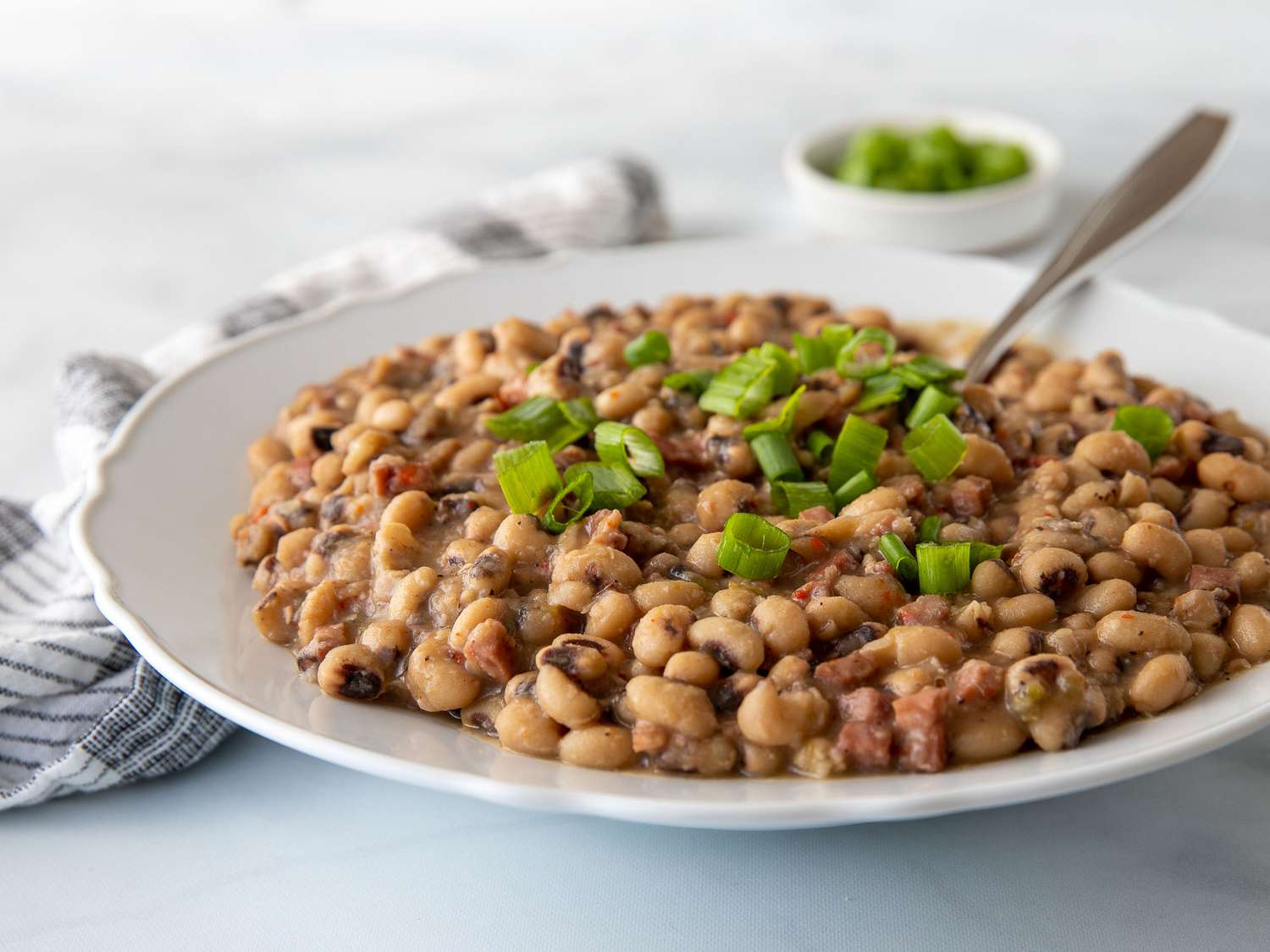 Slow Cooker Spicy Black-Eyed Peas Recipe