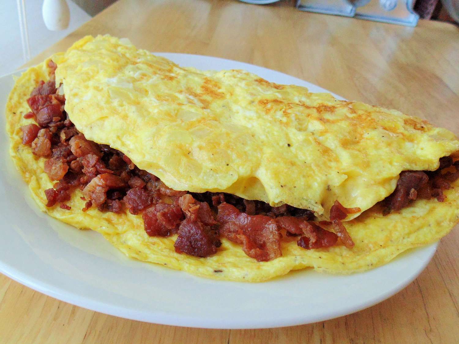 Deluxe Bacon Onion Omelet Recipe