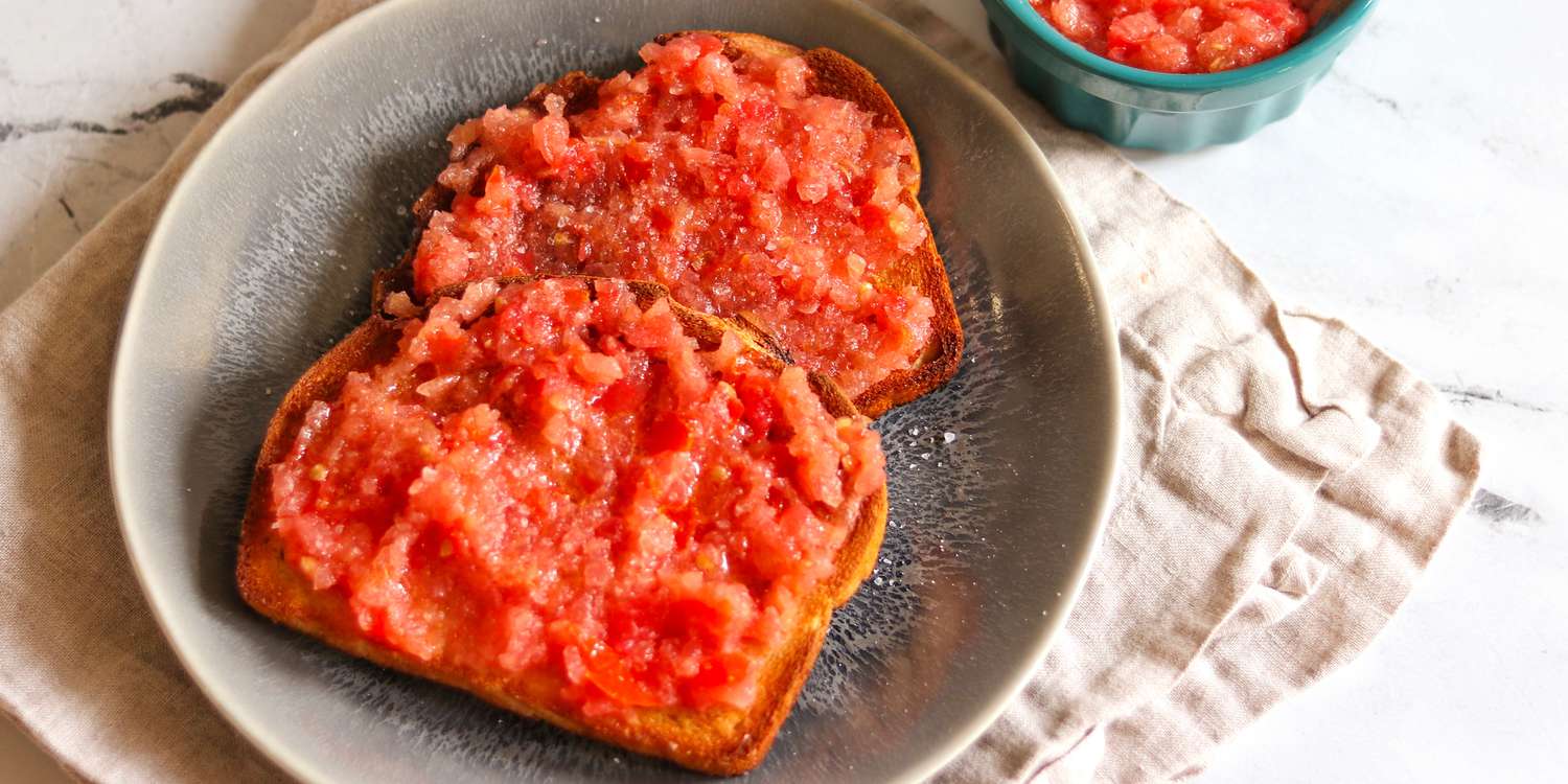 Pan con Tomate (Spanish Tomato Bread)