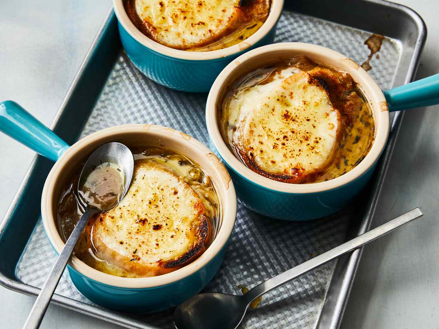 Rich and Simple French Onion Soup Recipe