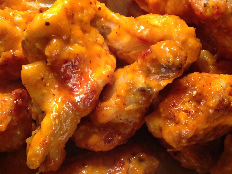 Healthier Restaurant-Style Buffalo Chicken Wings Recipe