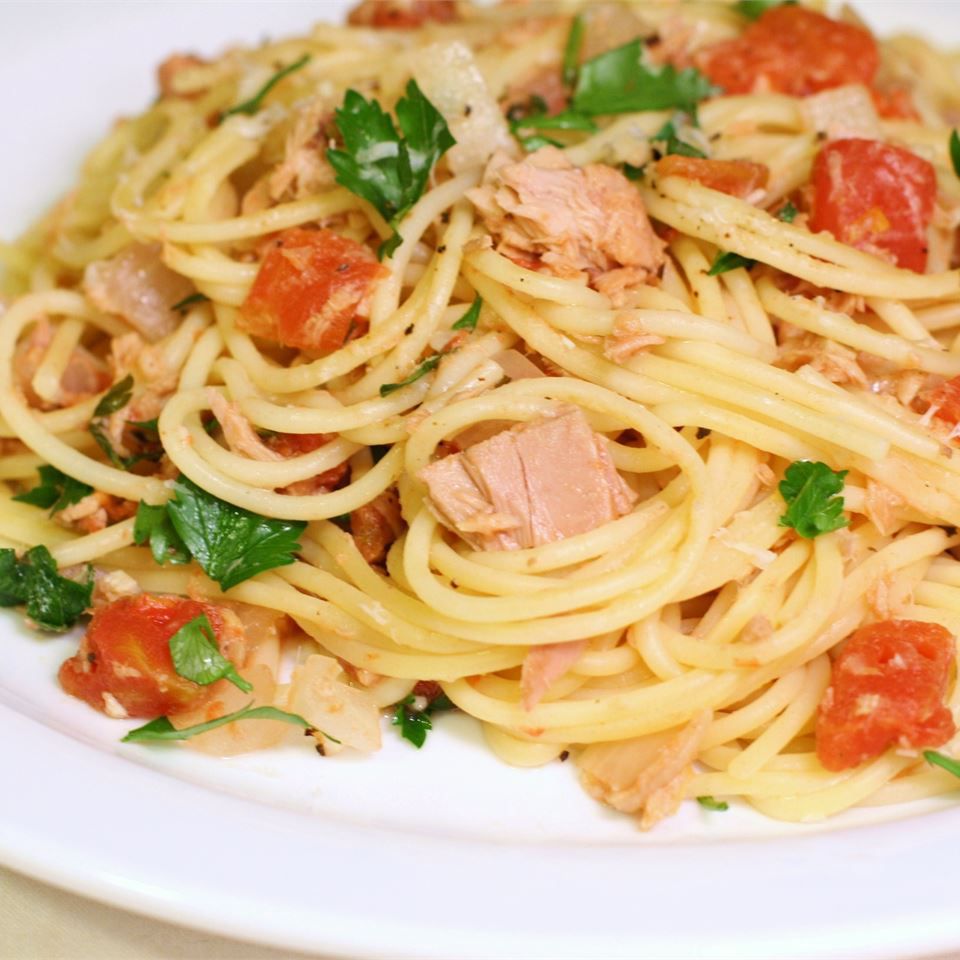 Pasta with Tuna Sauce Recipe