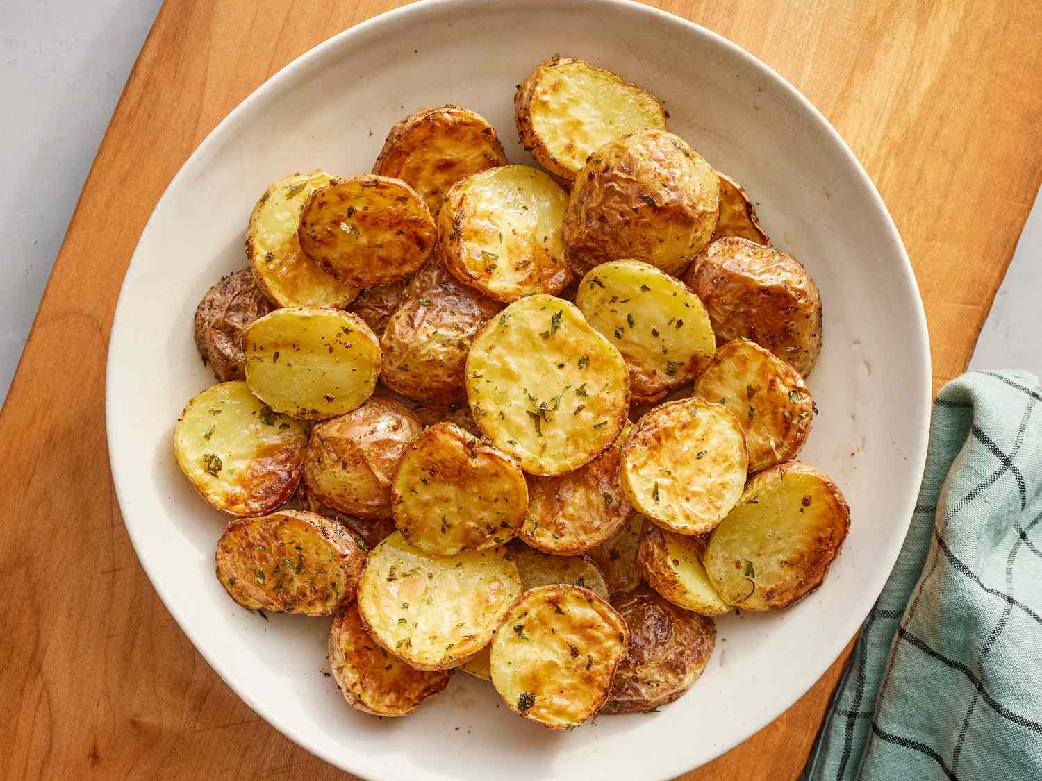 Air Fryer Garlic and Parsley Baby Potatoes Recipe