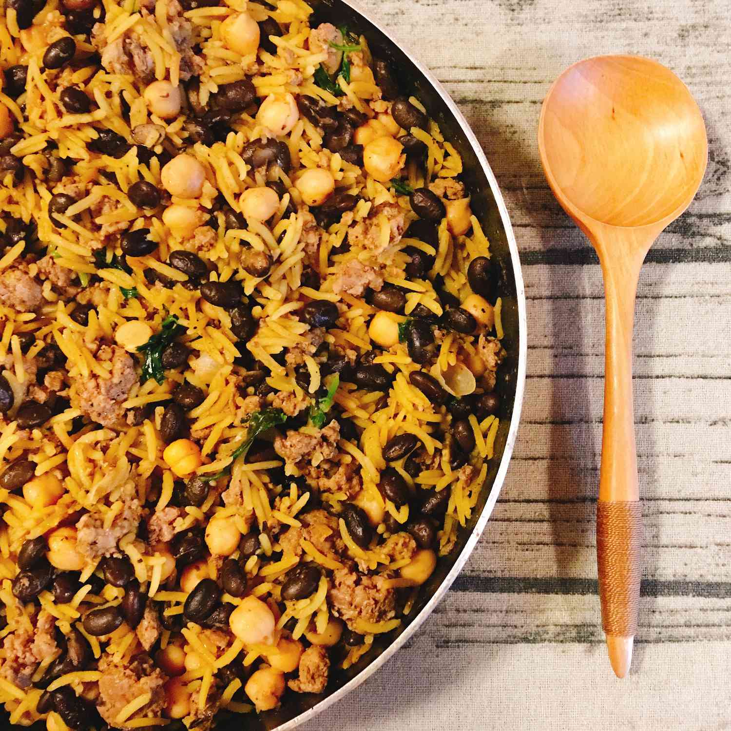 Middle Eastern Rice with Black Beans and Chickpeas Recipe