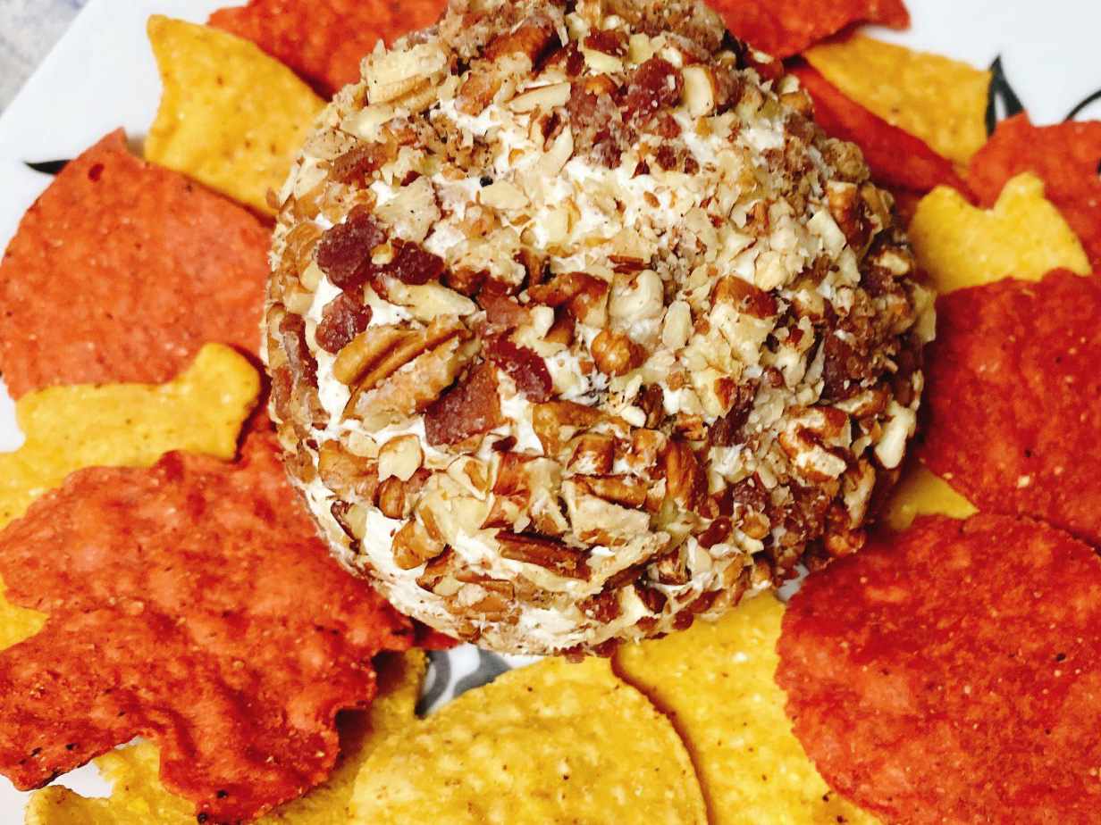 4-Ingredient Bacon Ranch Cheese Ball