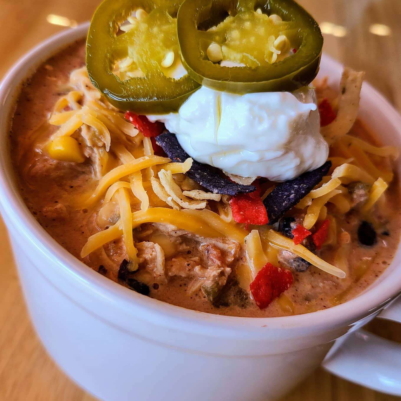 Easy Slow Cooker Creamy Chicken Chili Recipe