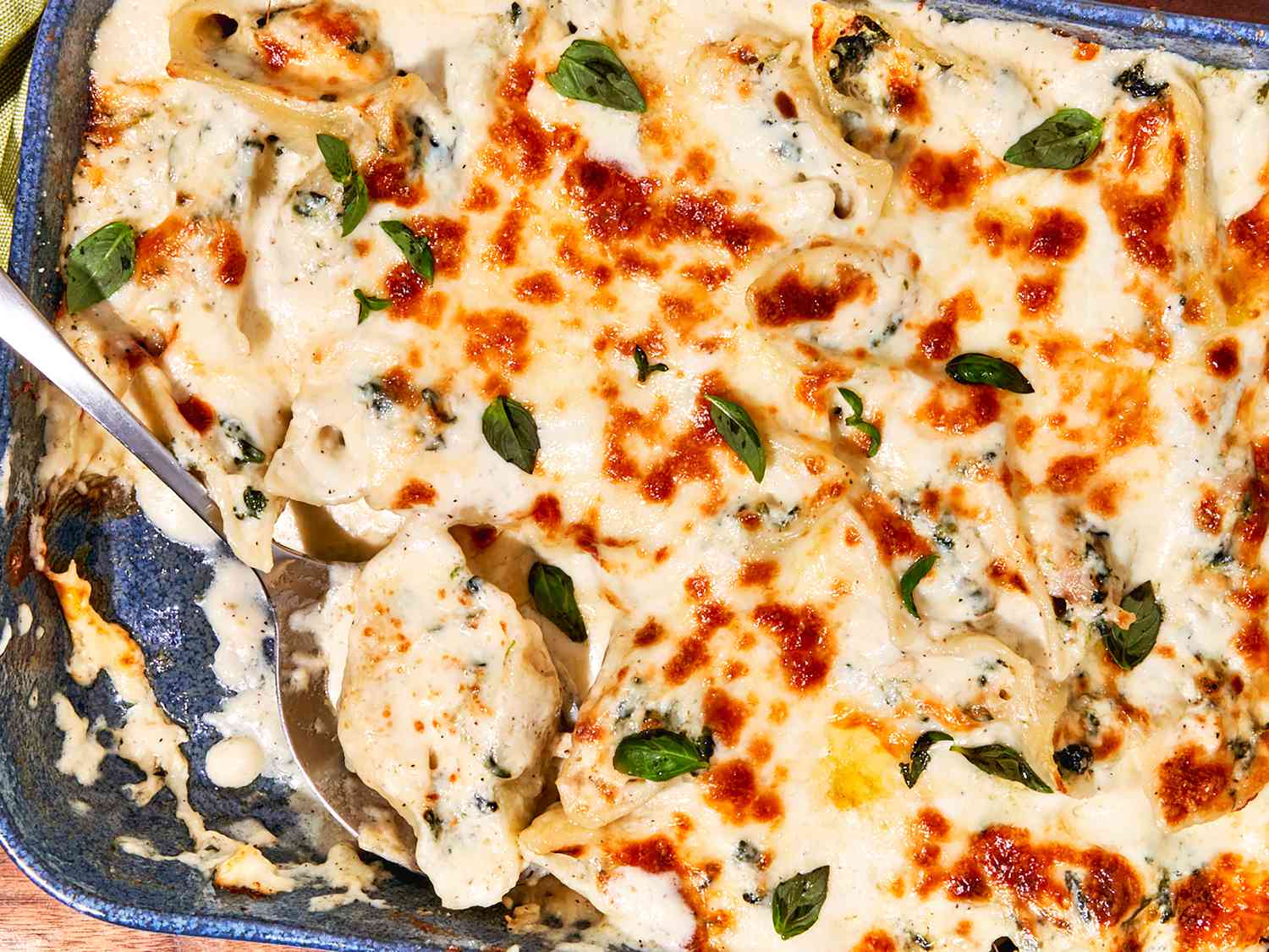 Chicken Spinach Alfredo Baked Stuffed Shells Recipe