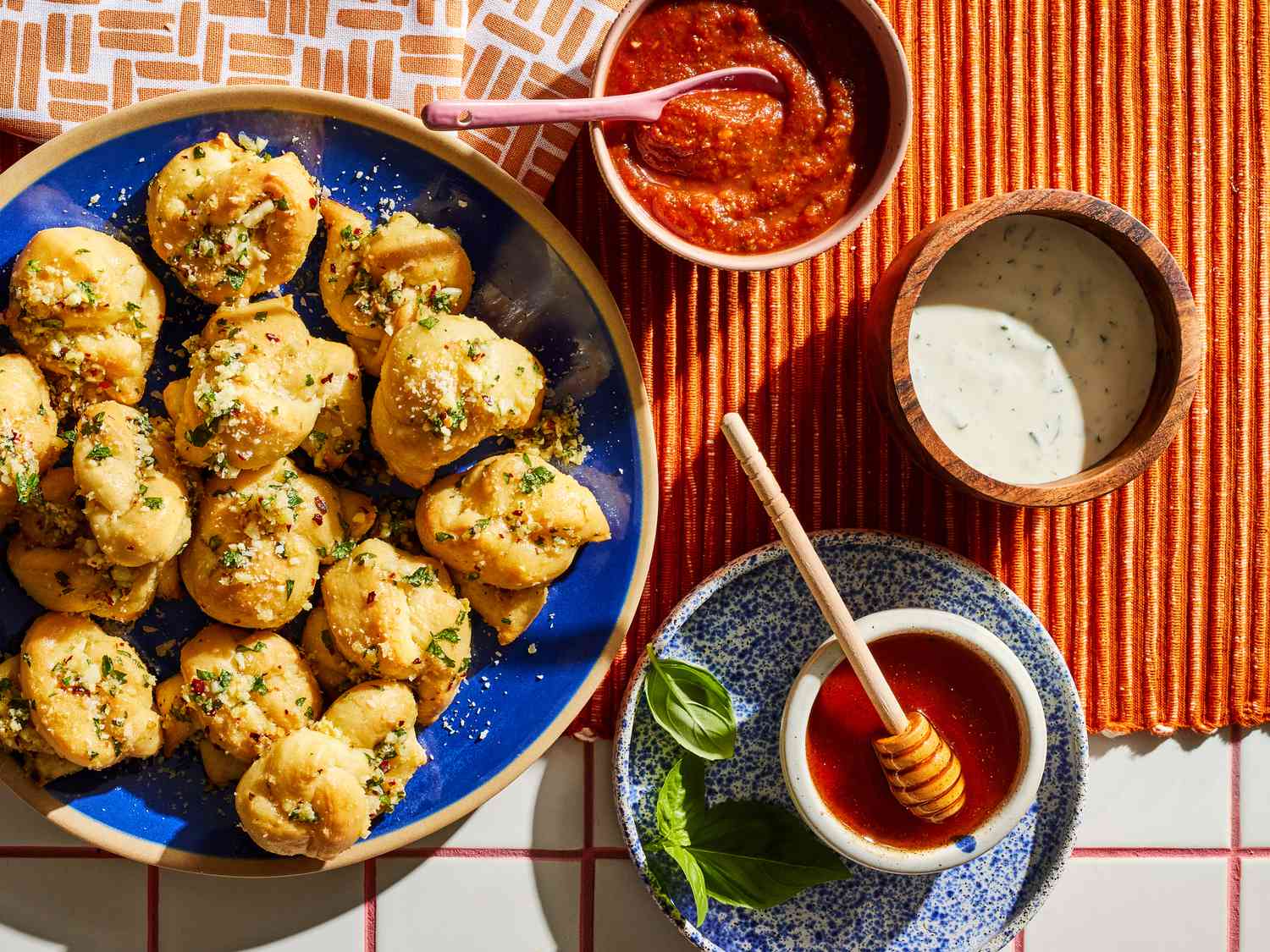 Easy Garlic Knots Recipe