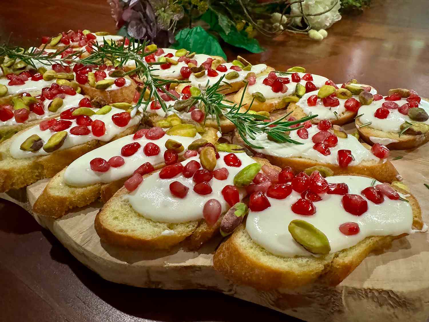 Pomegranate Pistachio Crostini Recipe