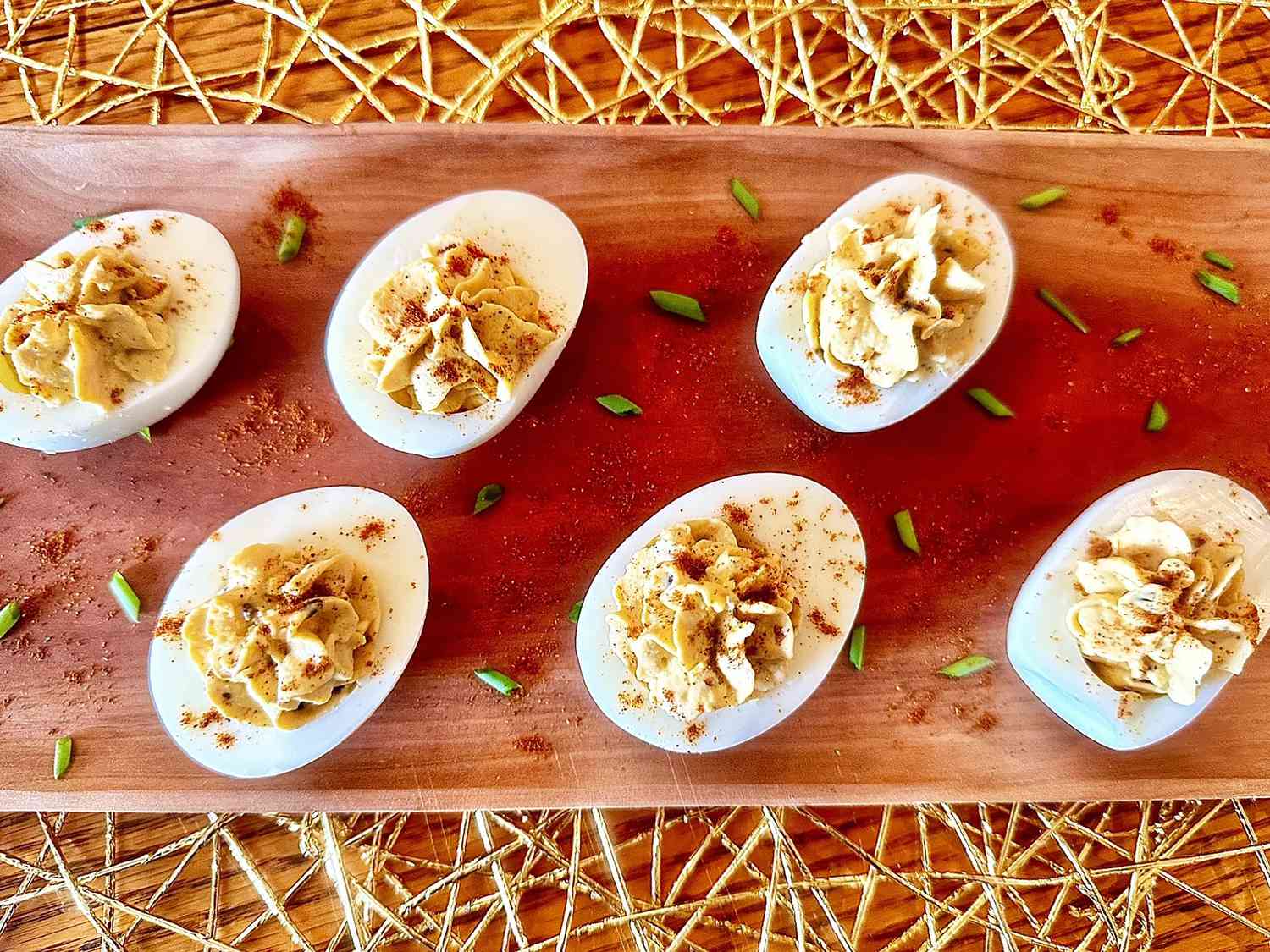 Sriracha Deviled Eggs Recipe