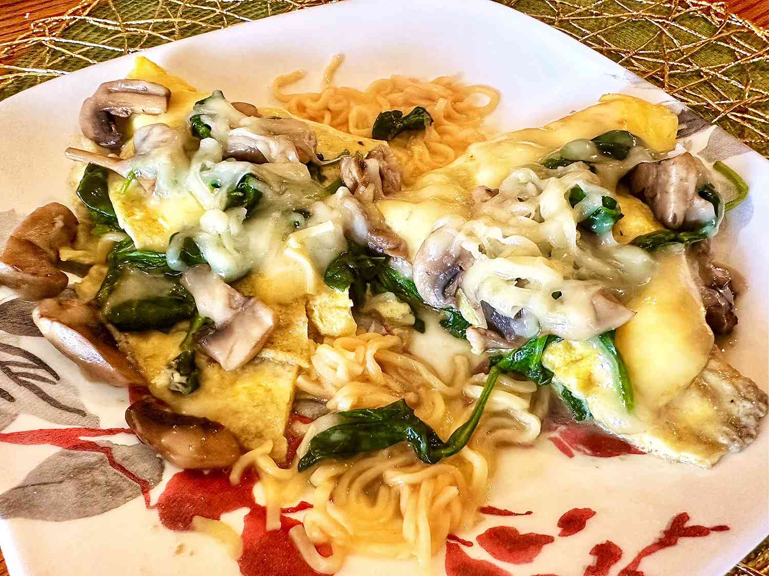 Ramen Omelet with Spinach, Mushrooms, and Cheese Recipe