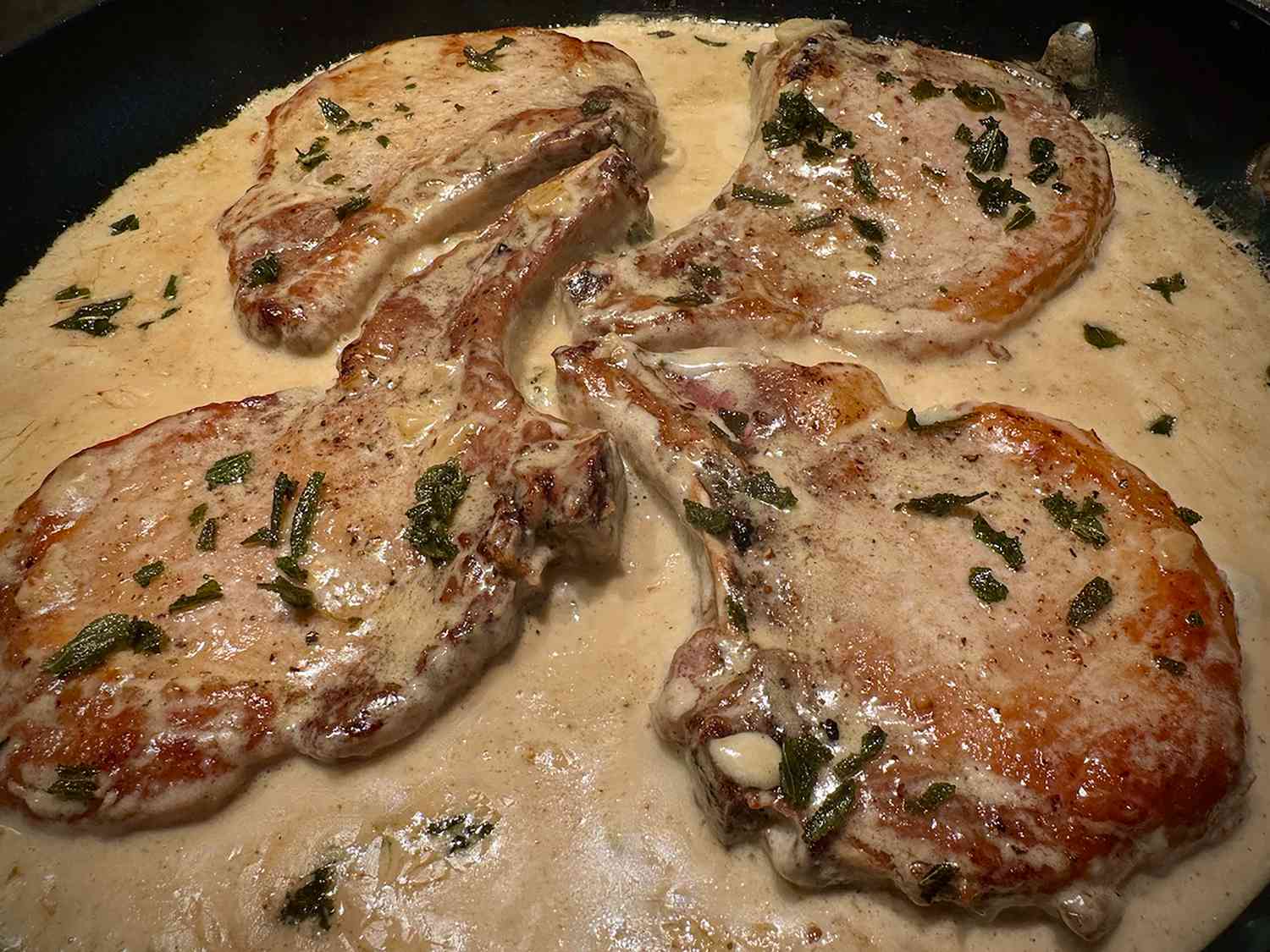 Creamy Sage and Garlic Pork Chops Recipe