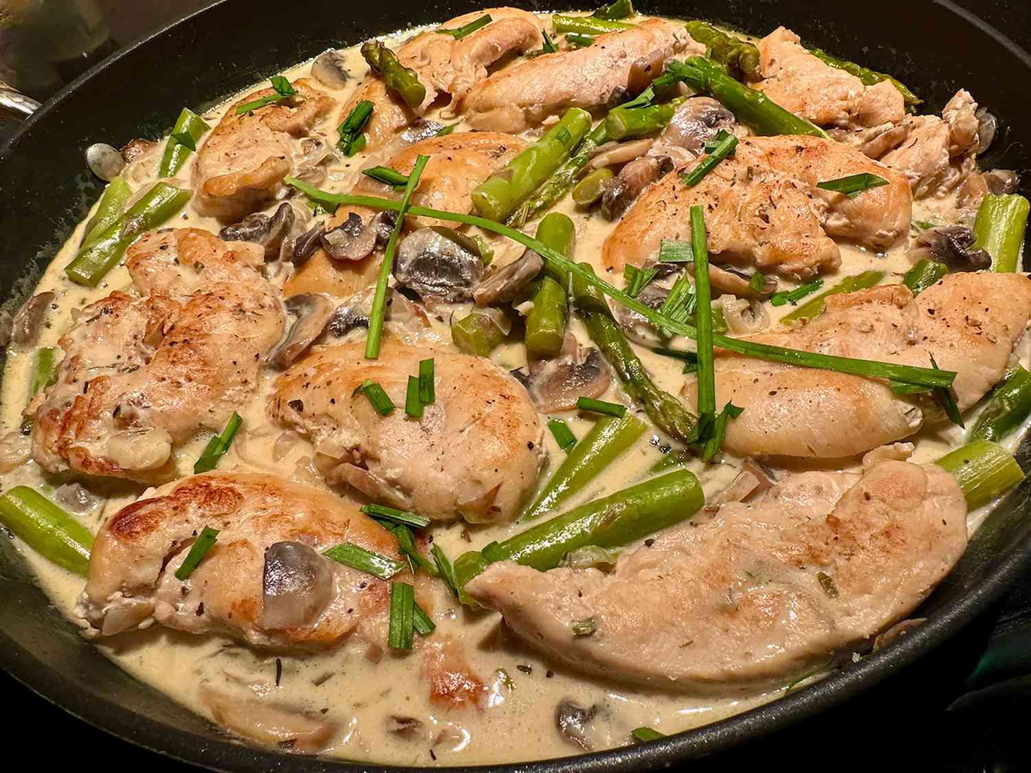 Boursin Chicken, Mushroom, and Asparagus Skillet Recipe