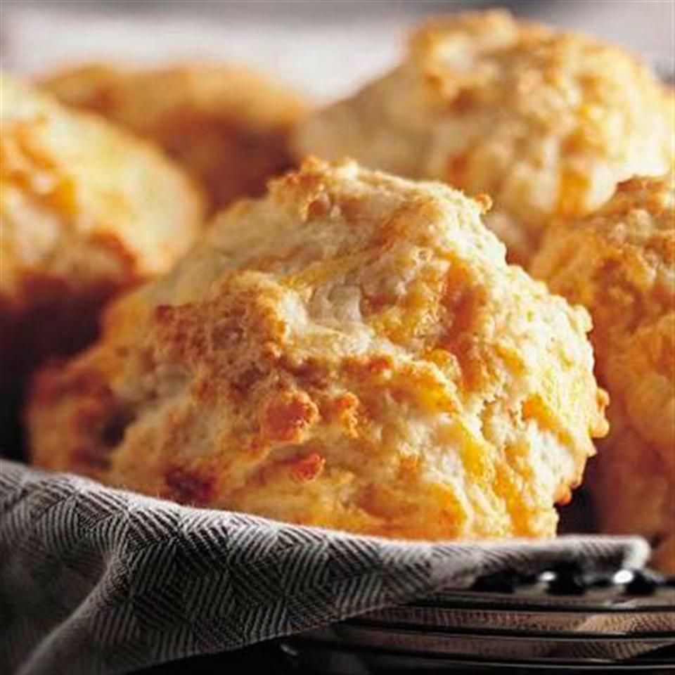 Cheese-Garlic Biscuits Recipe