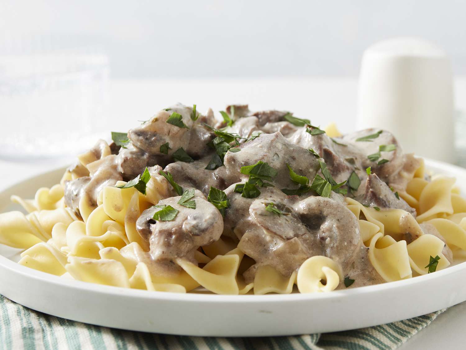 Easy Slow Cooker Beef Stroganoff Recipe