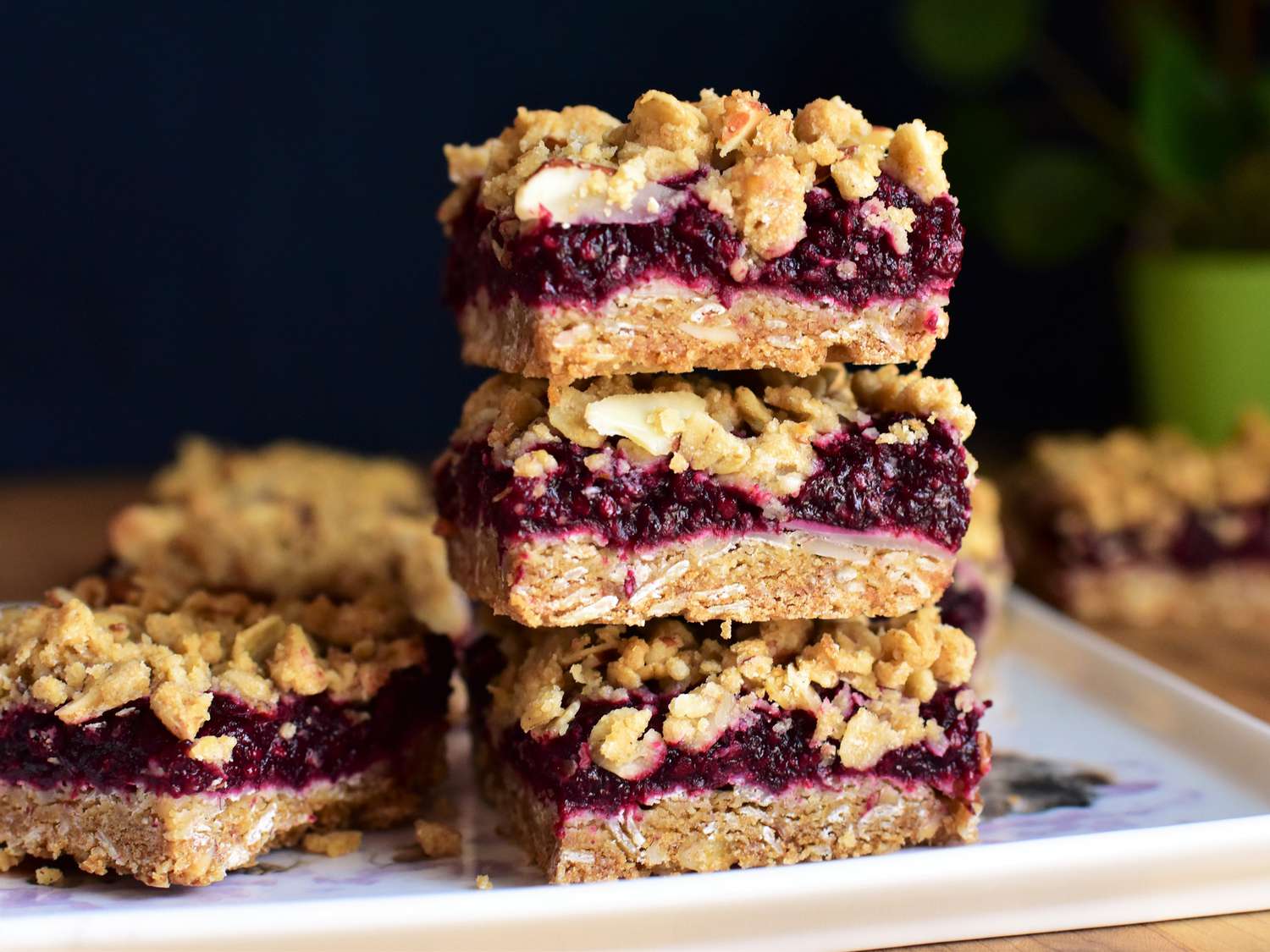 Fresh Blackberry Crumble Bars Recipe