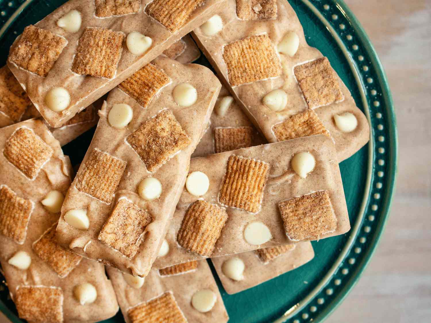 White Chocolate Cinnamon Toast Crunch Bars