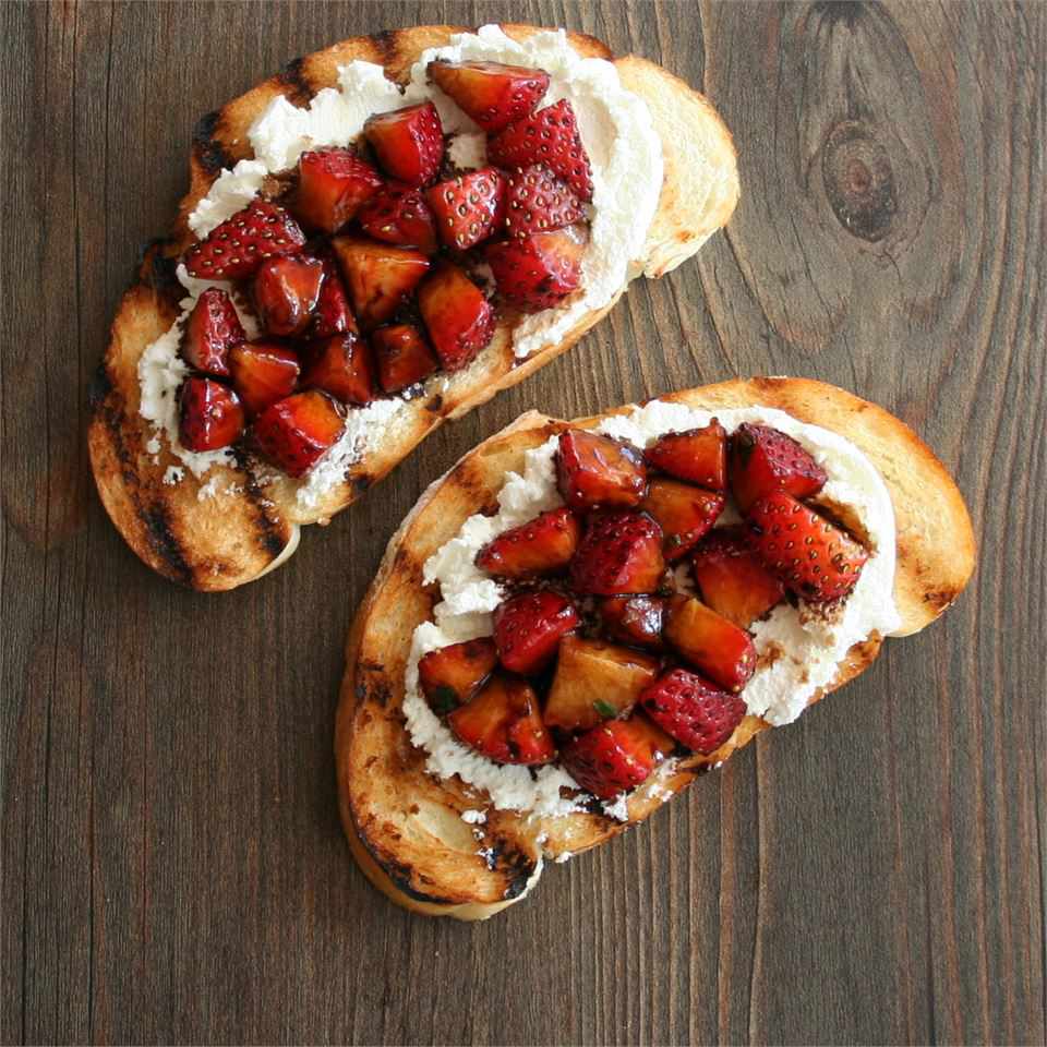 Strawberry Goat Cheese Bruschetta Recipe