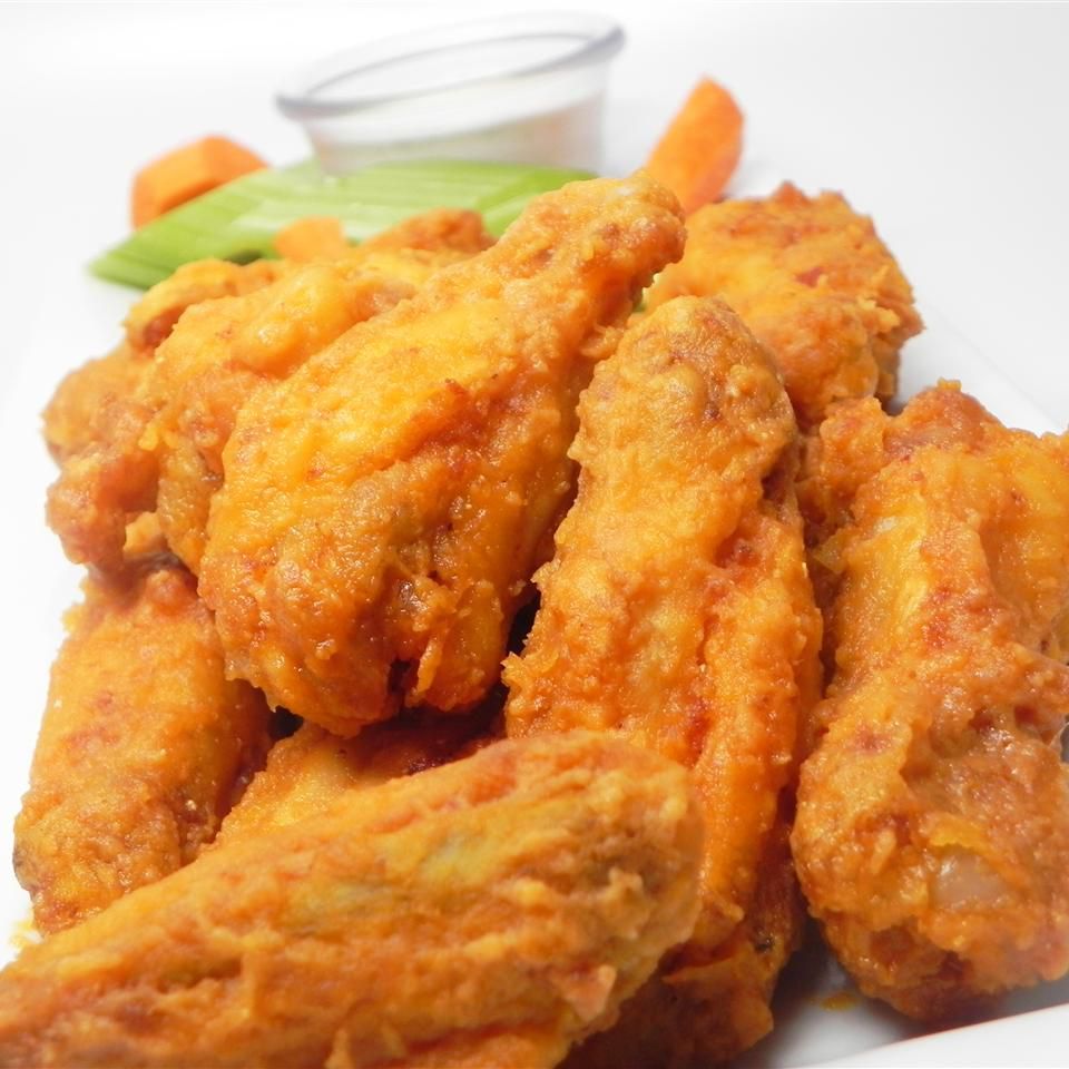 Easy Restaurant-Style Buffalo Chicken Wings Recipe