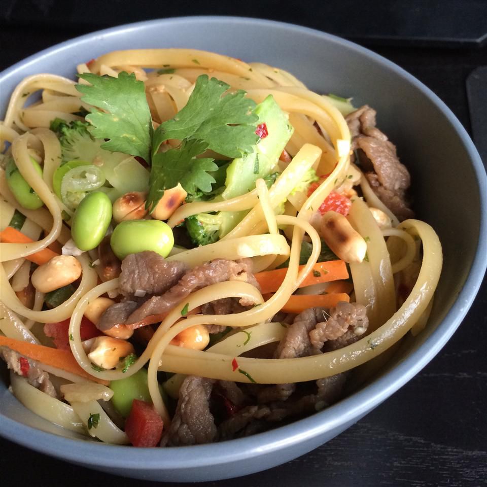 Asian Pasta Salad with Beef, Broccoli and Bean Sprouts Recipe