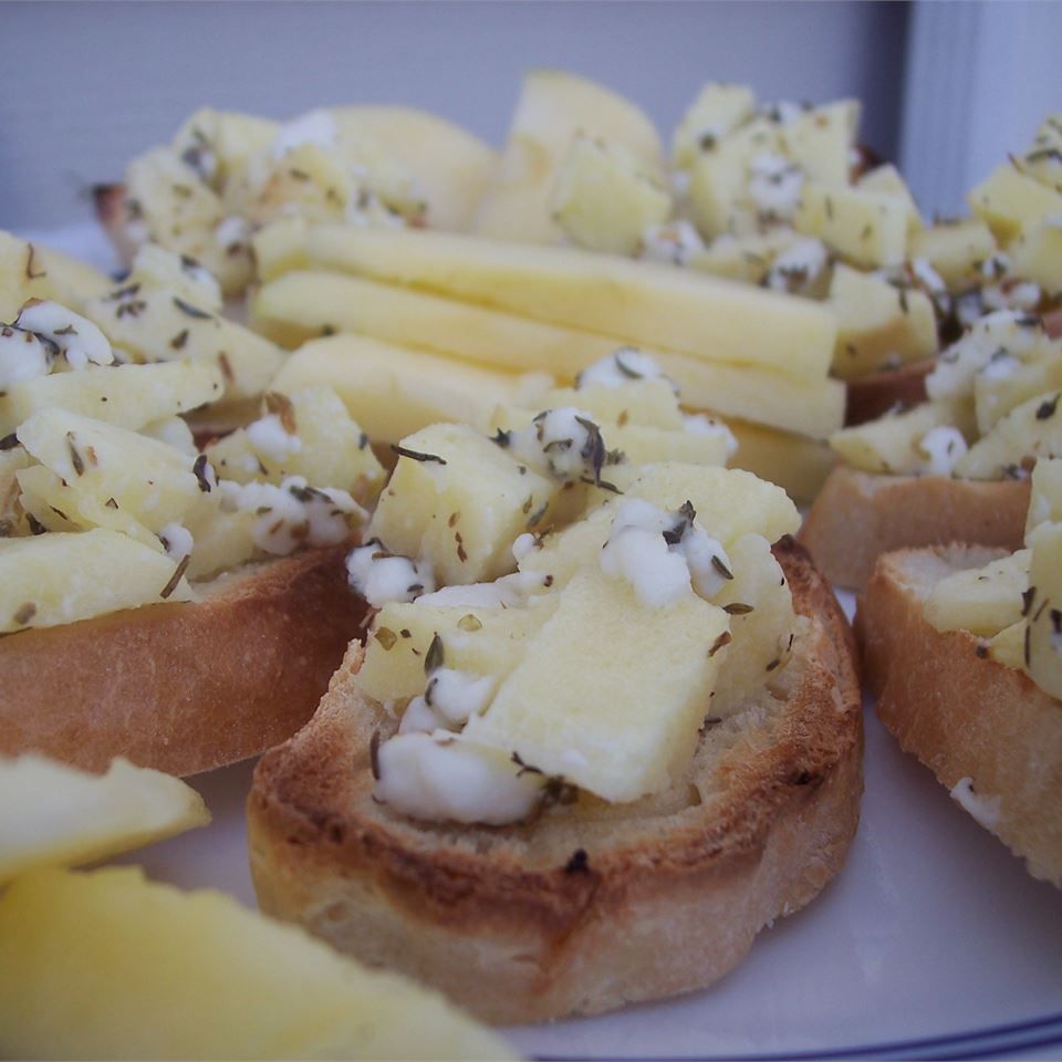 Apple Goat Cheese Bruschetta Recipe