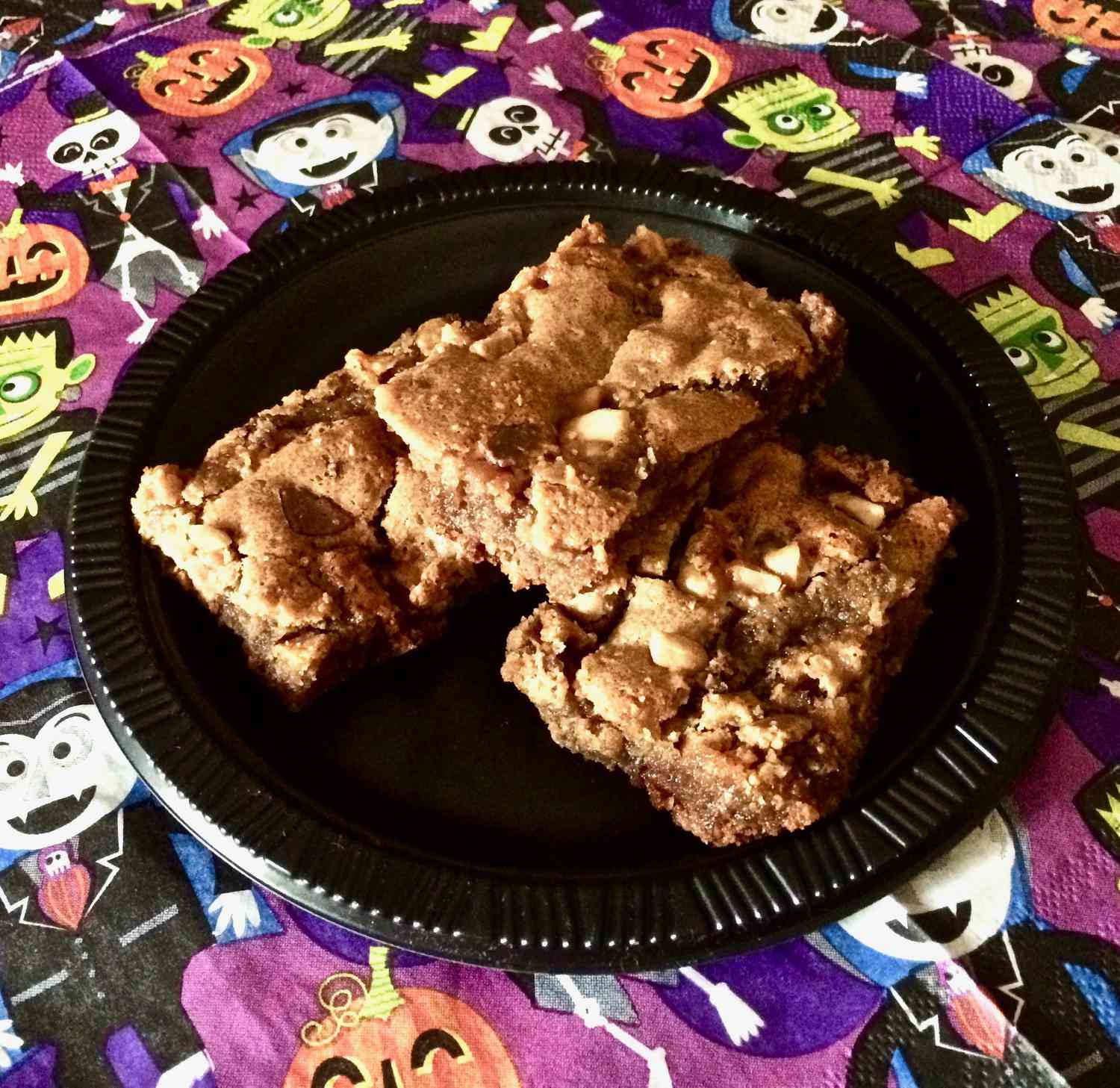 Leftover Halloween Candy Bar Blondies Recipe