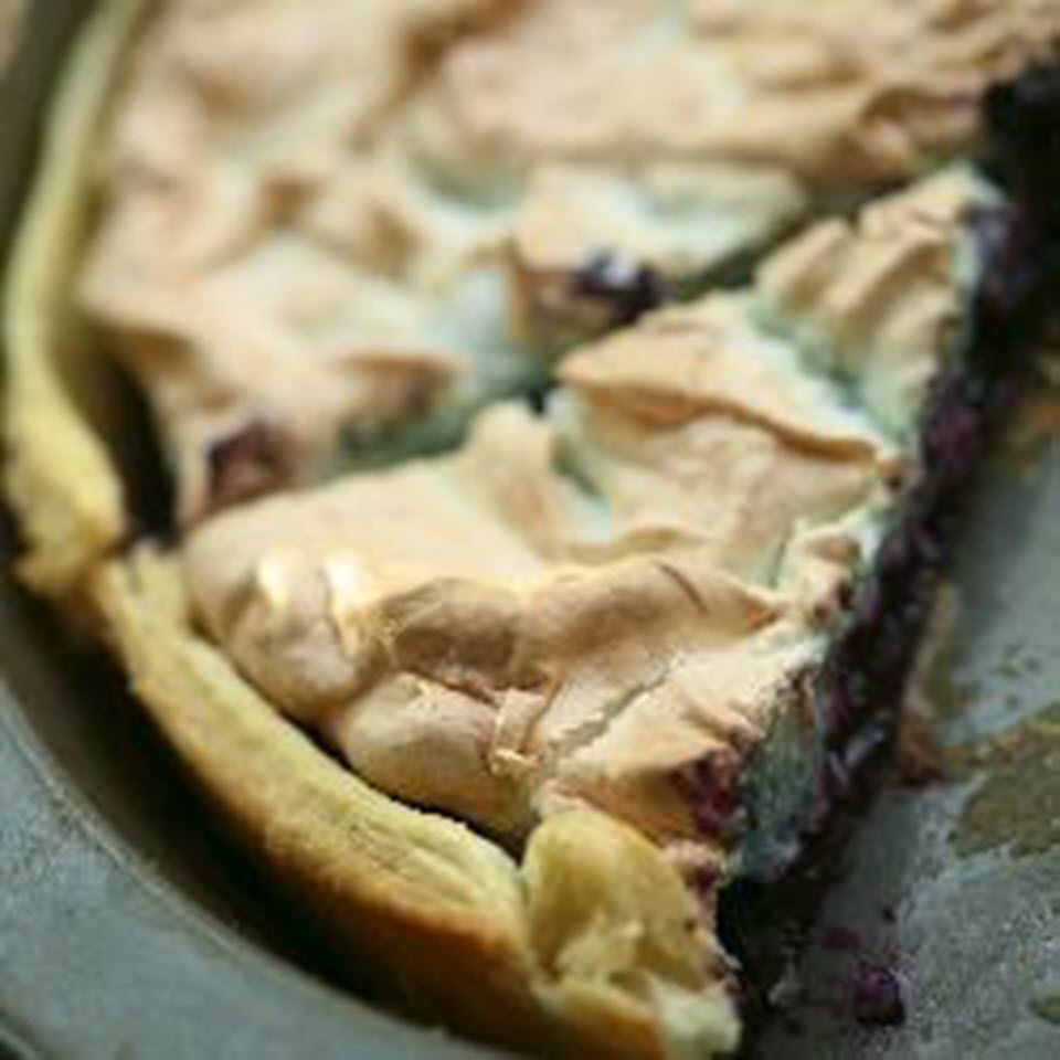 4-Ingredient Blueberry Meringue Pie Recipe