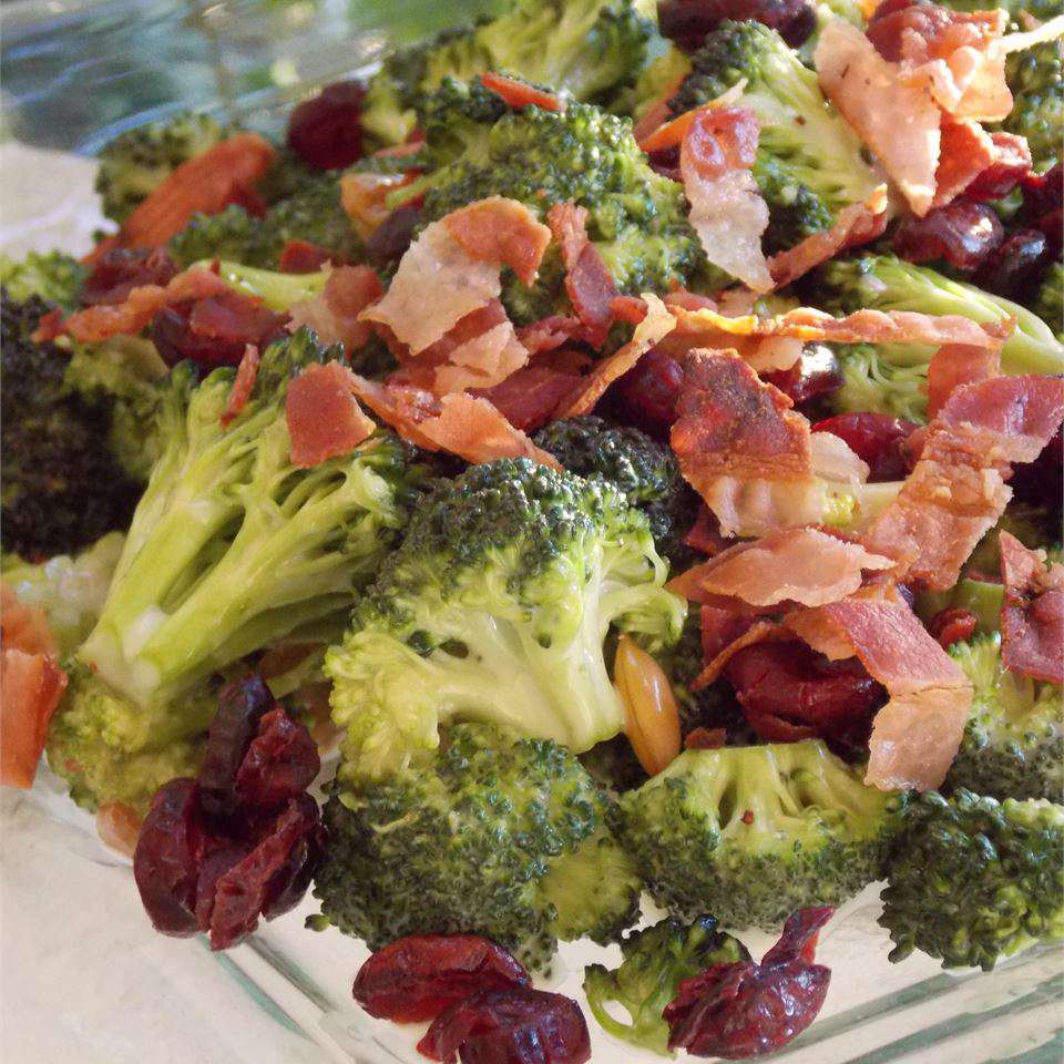 Deli-Style Fresh Broccoli Salad Recipe