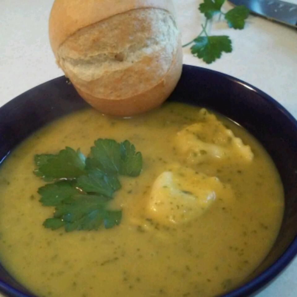 Butternut Squash Soup with Spinach Ravioli Recipe