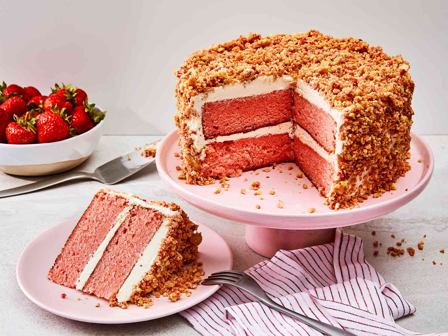 Strawberry Crunch Cake Recipe