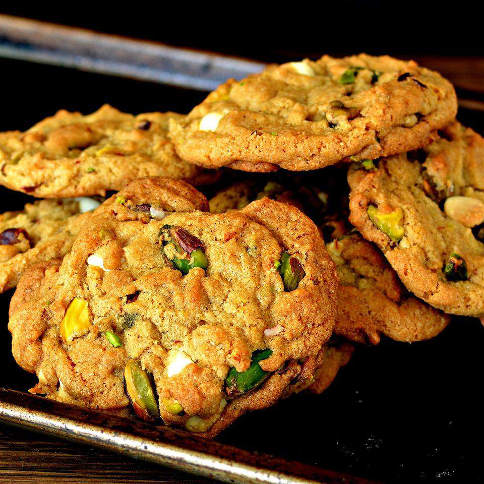 Amazing White Chocolate Chip Pistachio Cookies Recipe