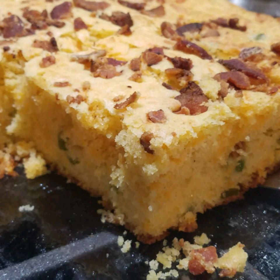 Bacon Cheddar Jalapeño Cornbread Recipe