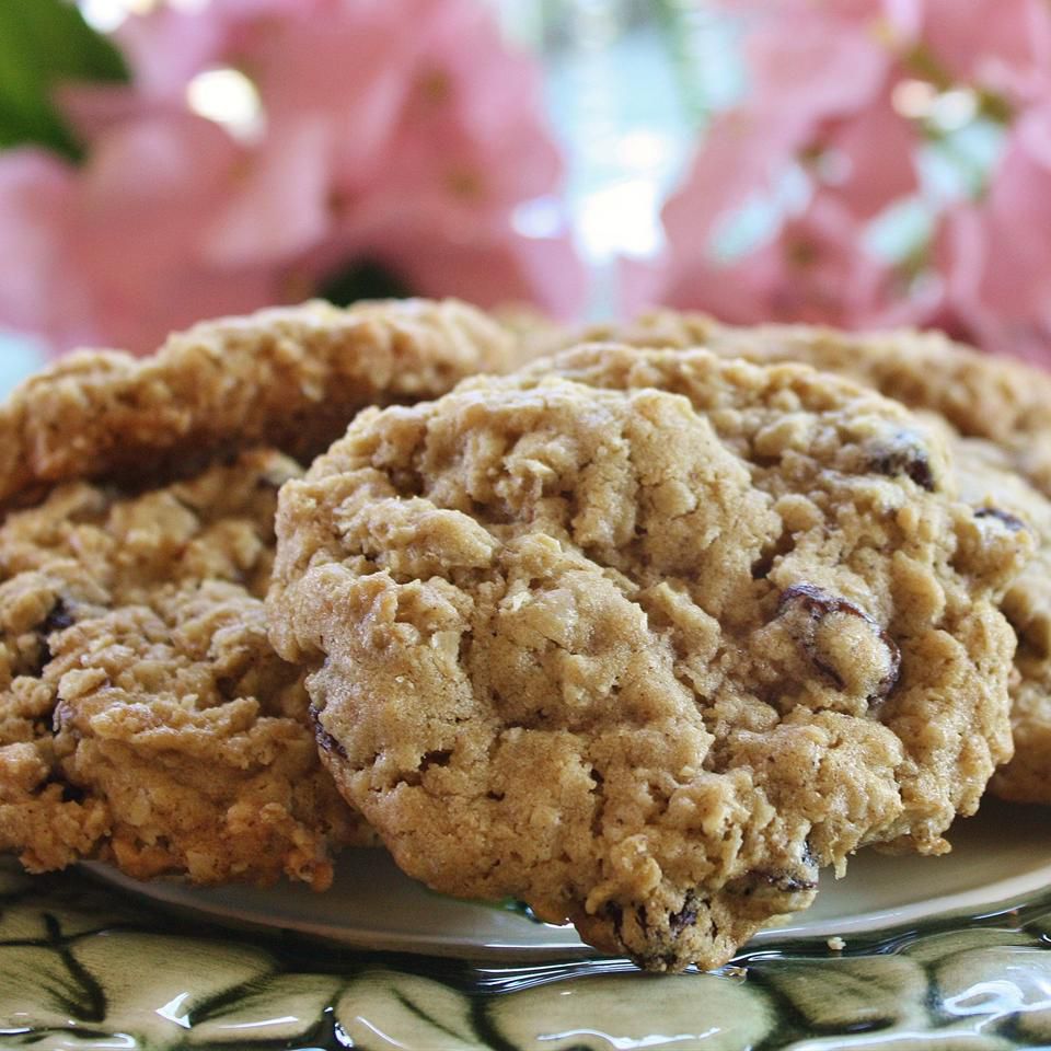 Beth's Spicy Oatmeal Raisin Cookies Recipe