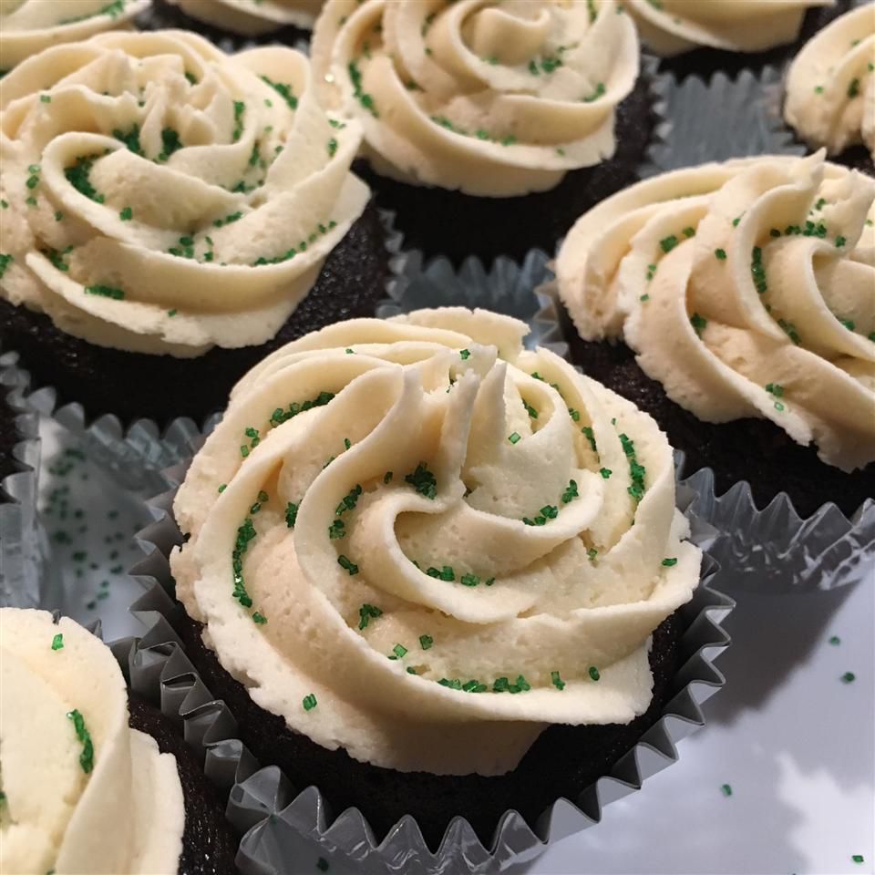 Chocolate Beer Cupcakes With Whiskey Filling And Irish Cream Icing Recipe