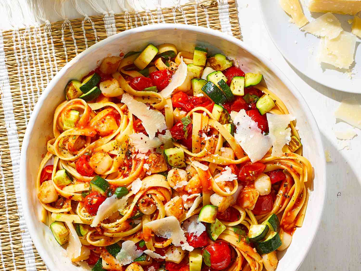 Pasta with Scallops, Zucchini, and Tomatoes Recipe