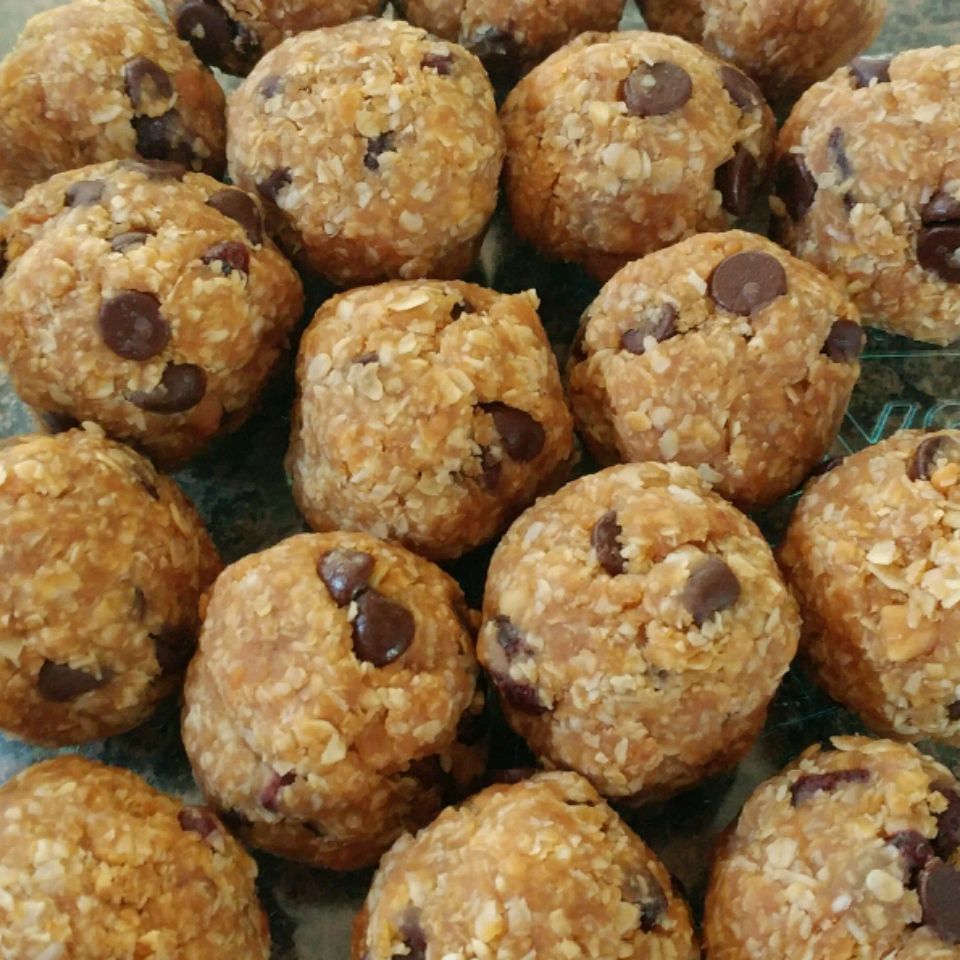 Chocolate Peanut Butter Energy Balls Recipe