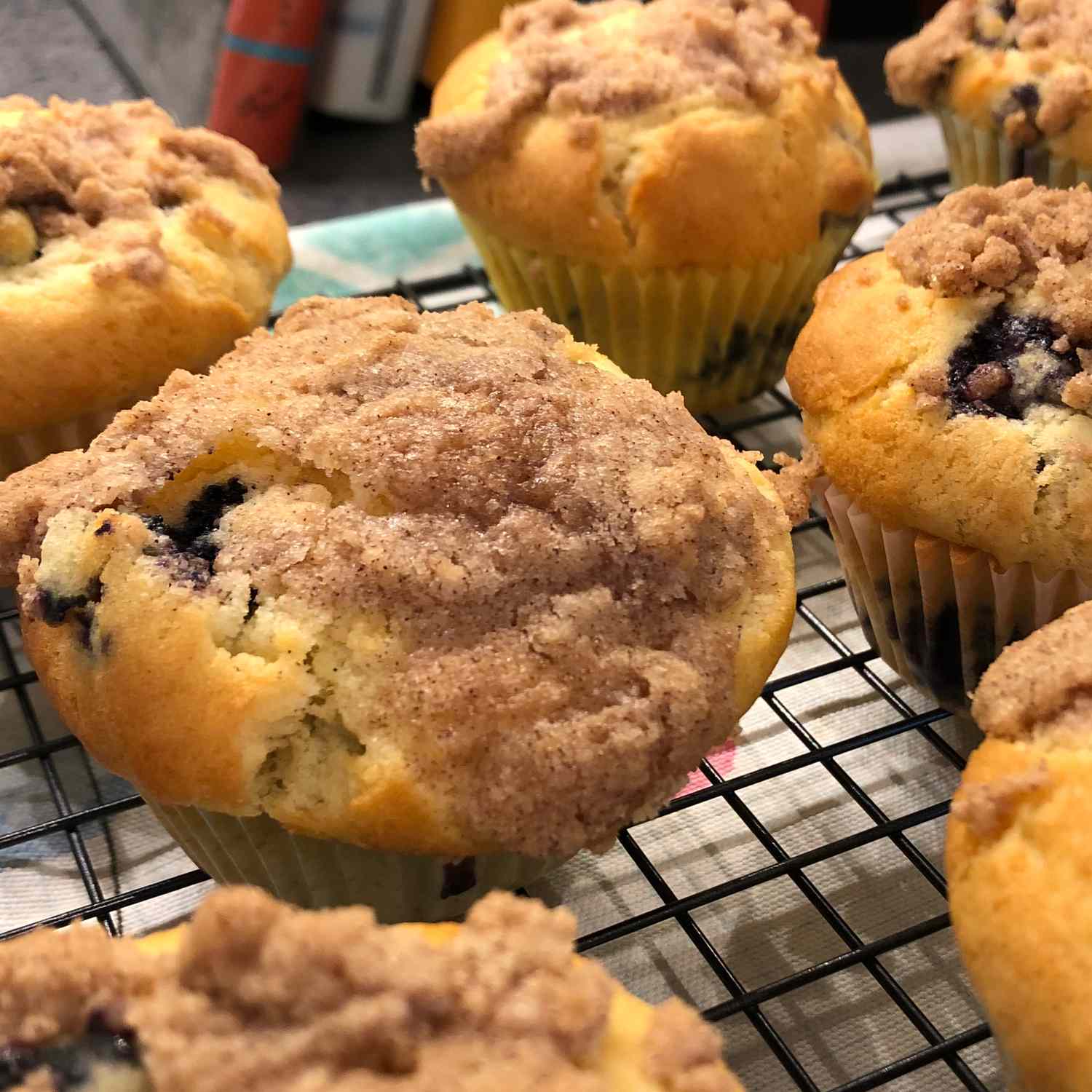 Streusel-Topped Blueberry Muffins Recipe