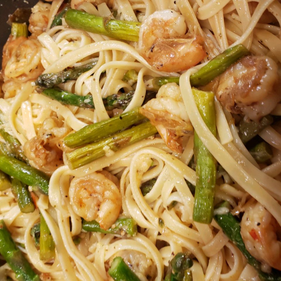 Shrimp and Asparagus Fettuccine Recipe