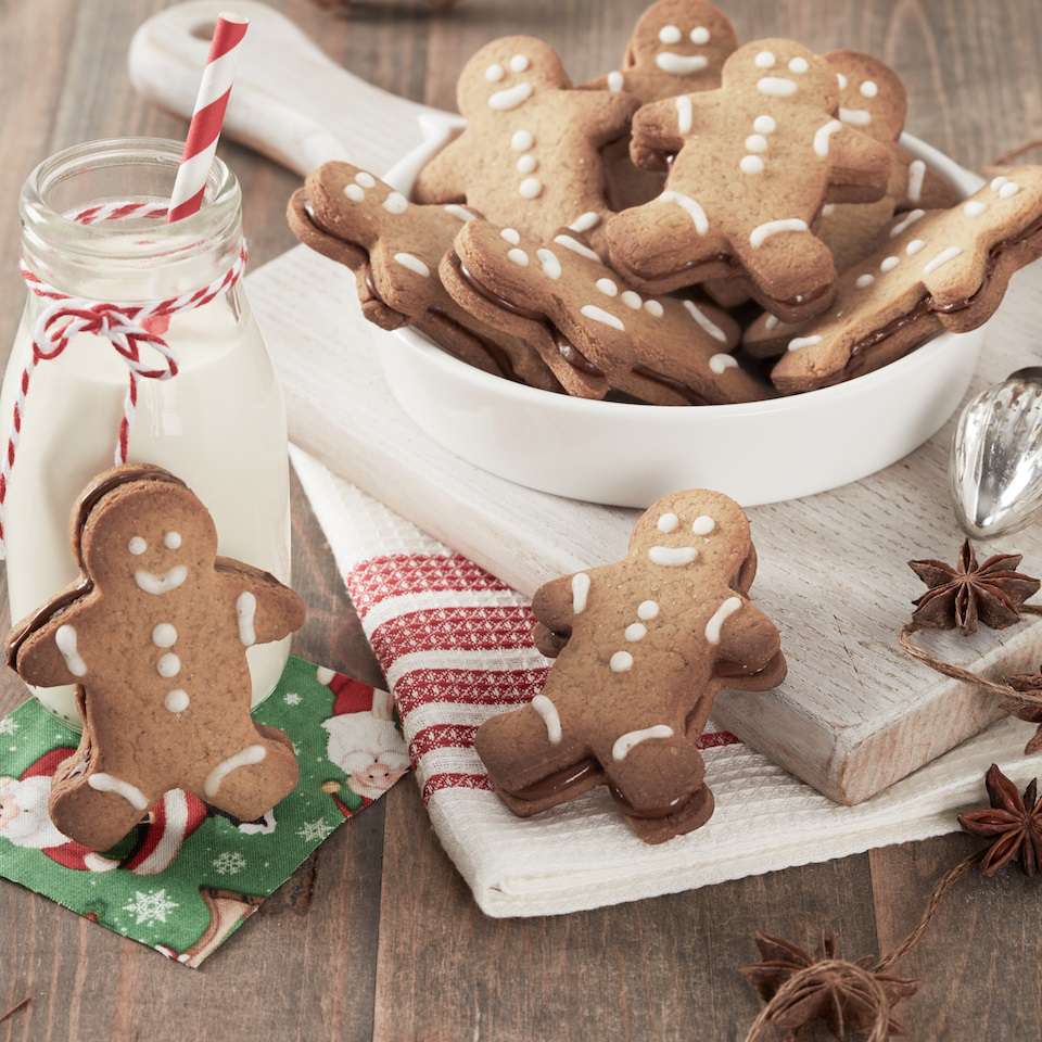 Gingerbread Men Cookies with Nutella® hazelnut spread Recipe