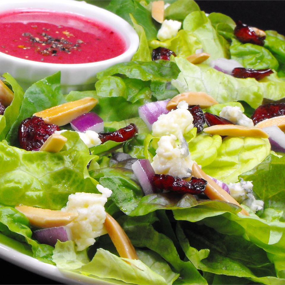 Green Salad with Cranberry Vinaigrette Recipe